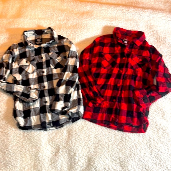 2 Wonder Nation thin flannel shirts. Glitter in shirts. XS (4-5) - Picture 6 of 7
